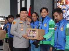 Kapolres Ciamis Salurkan Bantuan Sosial kepada Ojol, Lansia dan Anak Yatim Piatu dalam Rangka Hari Bhayangkara ke-80