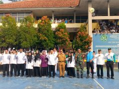 Bhabinkamtibmas Hadiri Pembukaan Porseni KKM MTsN 1 Ciamis, Sampaikan Pesan Kamtibmas