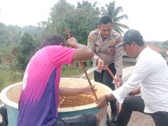 Polsek Cihaurbeuti Bersama Tiga Pilar Kawal Penyaluran 5.000 Liter Air Bersih untuk Warga Desa Sukasetia
