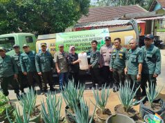 Polsek Cisaga Kawal Penyaluran 4.000 Liter Air Bersih untuk Warga Desa Wangunjaya