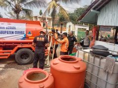 Polsek Cisaga Kawal Penyaluran 5.000 Liter Air Bersih untuk Warga Desa Sidamulya
