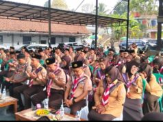 Polsek Panjalu Hadir Dukung Pembinaan Generasi Muda melalui Kursus Pramuka Mahir Tingkat Lanjutan di Maparah