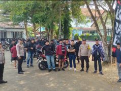 Polsek Kawali Amankan Konvoi Supporter PSGC Ciamis, Imbau Tertib Berlalu Lintas
