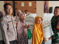 Polsek Cihaurbeuti Kawal Penyaluran Bantuan Ketahanan Pangan di Desa Cijulang