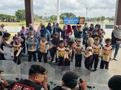 Ratusan Anak-Anak bersama Orang Tua Belajar Bersama Polisi di Markas Polres Pangandaran