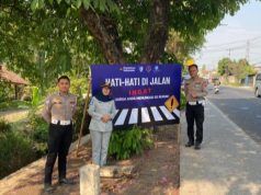 Satlantas Polres Cimahi Pasang Spanduk Peringatan Rawan Kecelakaan di Tujuh Lokasi