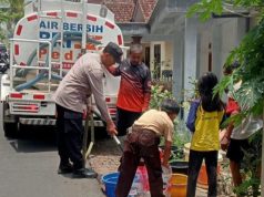 Polsek Kawali Bergerak Cepat Bantu Warga Terdampak Kekeringan, Salurkan 5.000 Liter Air Bersih Bersama BPBD Ciamis
